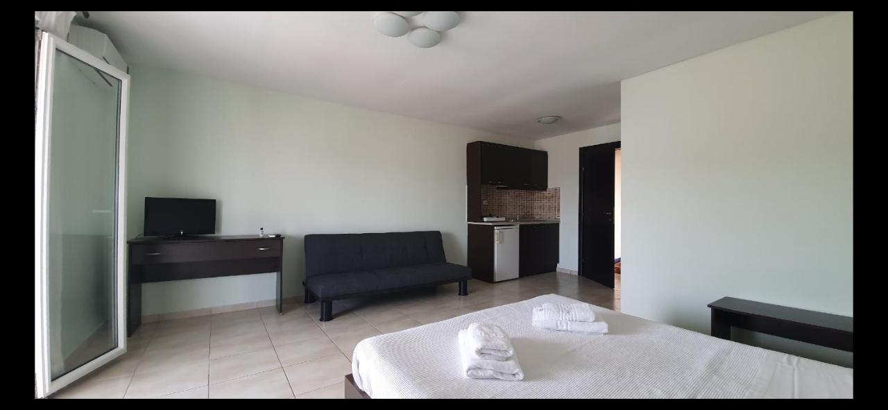 Hotel Poseidon Pefkochori Bagian luar foto